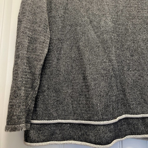 Max Studio Women’s Minimalist Long Sleeve Crewneck Pullover Sweater Size S Gray - Picture 4 of 6